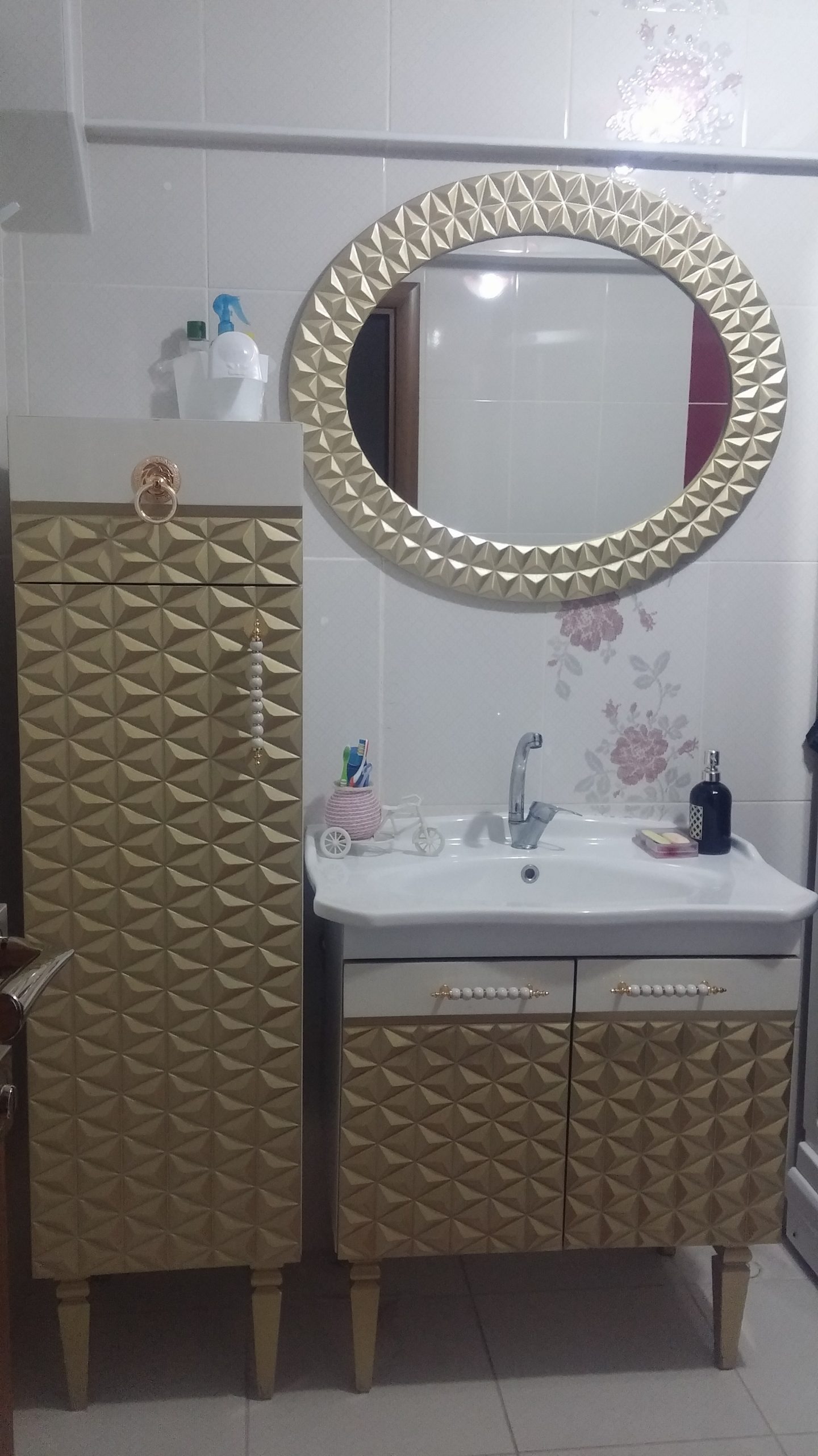 CNC işlemeli Lake Banyo dolabı Ürünümüz.