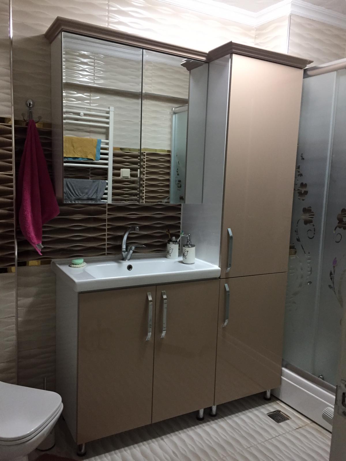 Ankarada Akrilik Kapak Banyo Dolabı Üretimimiz.