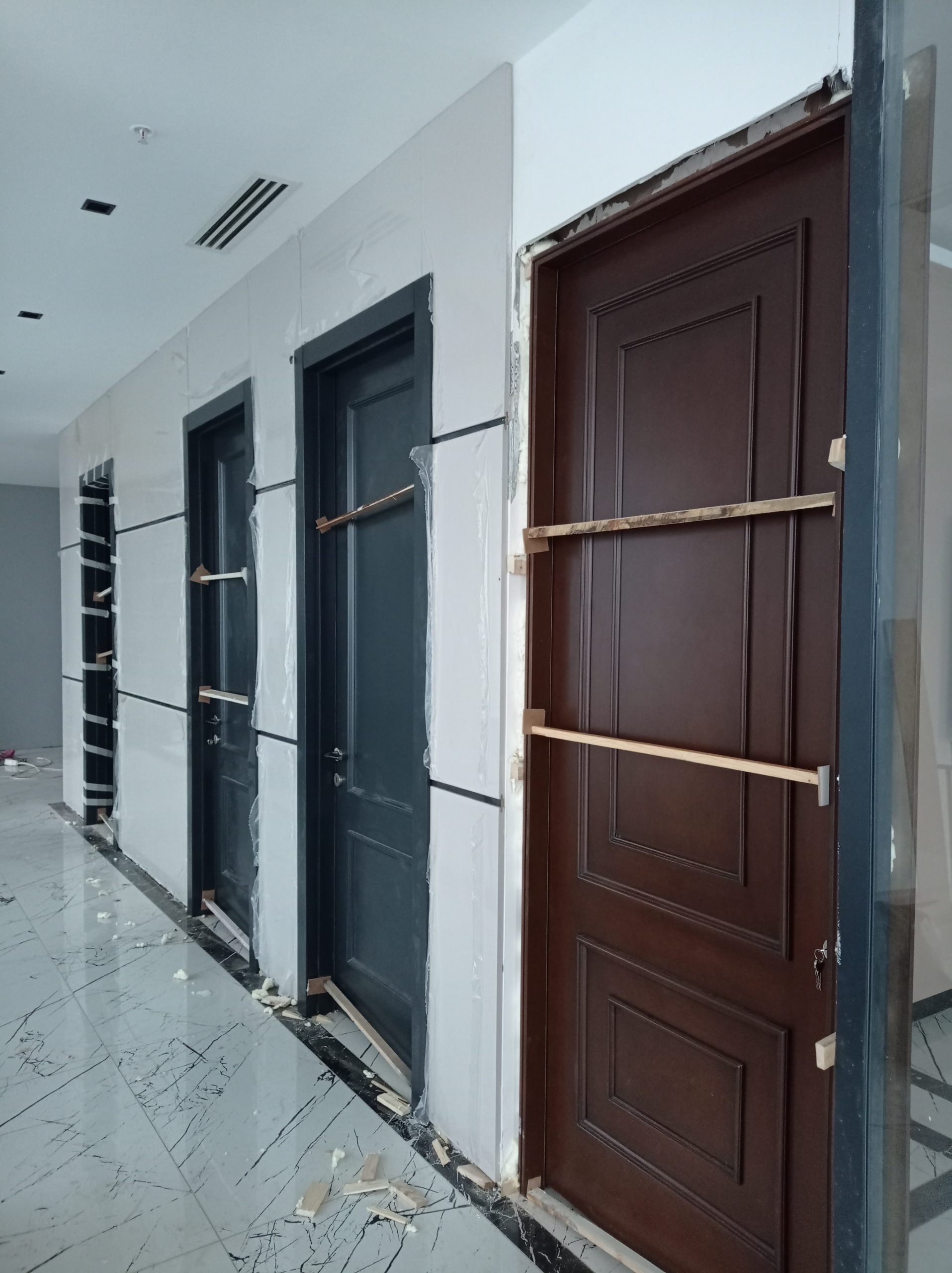 Ankarada Lake Ofis Kapısı İmalatı